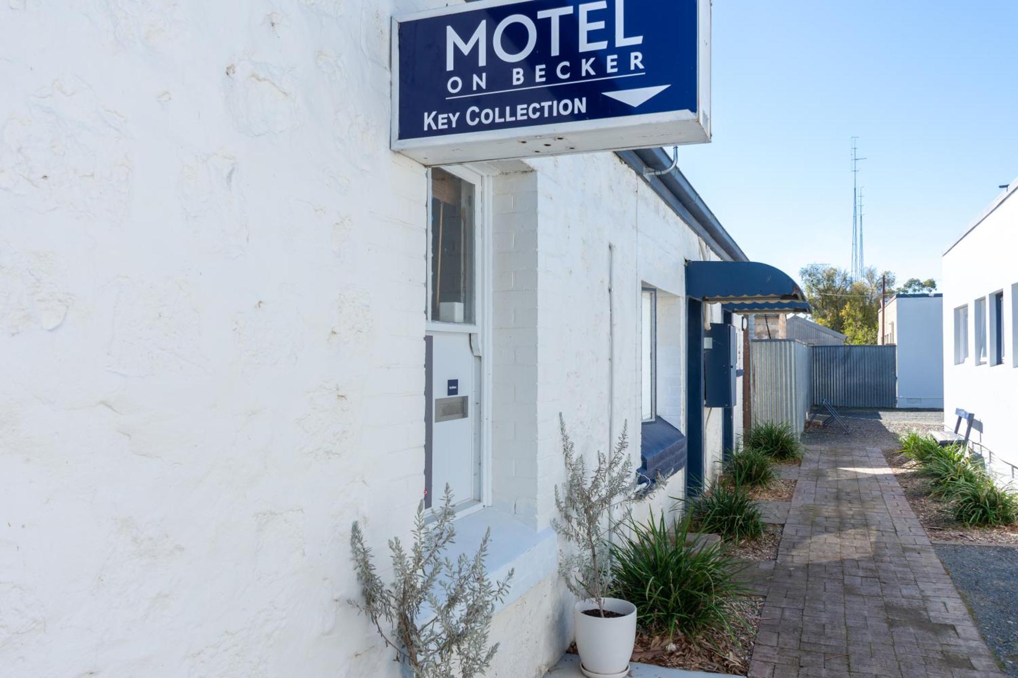 Motel On Becker Tintinara Ngoại thất bức ảnh